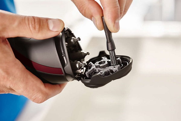 Обслуживание электробритвы