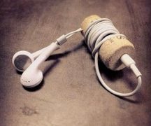 Наушники на винной пробке